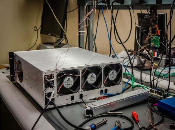 Bitcoin Miner Revenue Drops to 2-Month Low, but Selling Pressure Remains Absent: CryptoQuant