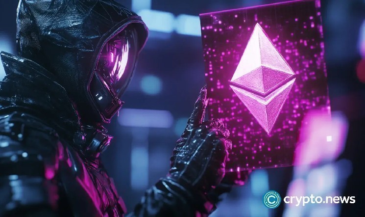 Ethereum holds the line: ETF inflows slow, yet bullish setup forms