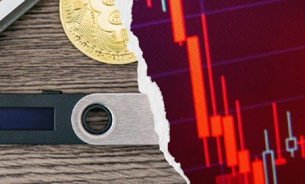 Over 120,000 Bitcoin private keys were exposed through a flaw in Libbitcoin Explorer’s random-number generator Over 120,000 Bitcoin private keys were exposed through a flaw in Libbitcoin Explorer’s random-number generator