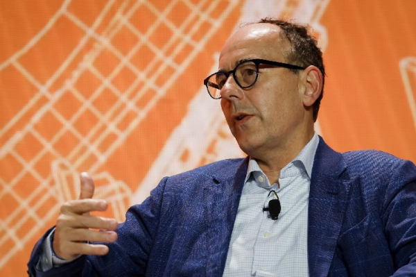 Van Eck CEO Managing Billions of Dollars Says, “If This Happens, We’ll Walk Away from Bitcoin,” Names One Altcoin